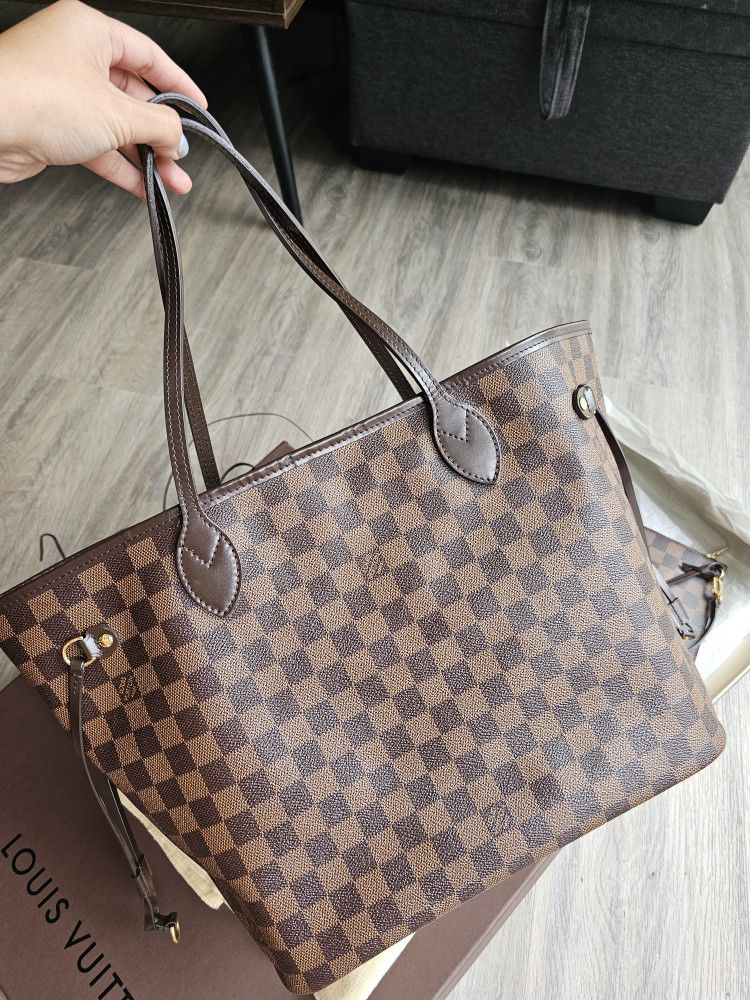 Louis Vuitton Neverfull Tote Monogram Canvas for Sale in Playa Del Rey, CA  - OfferUp