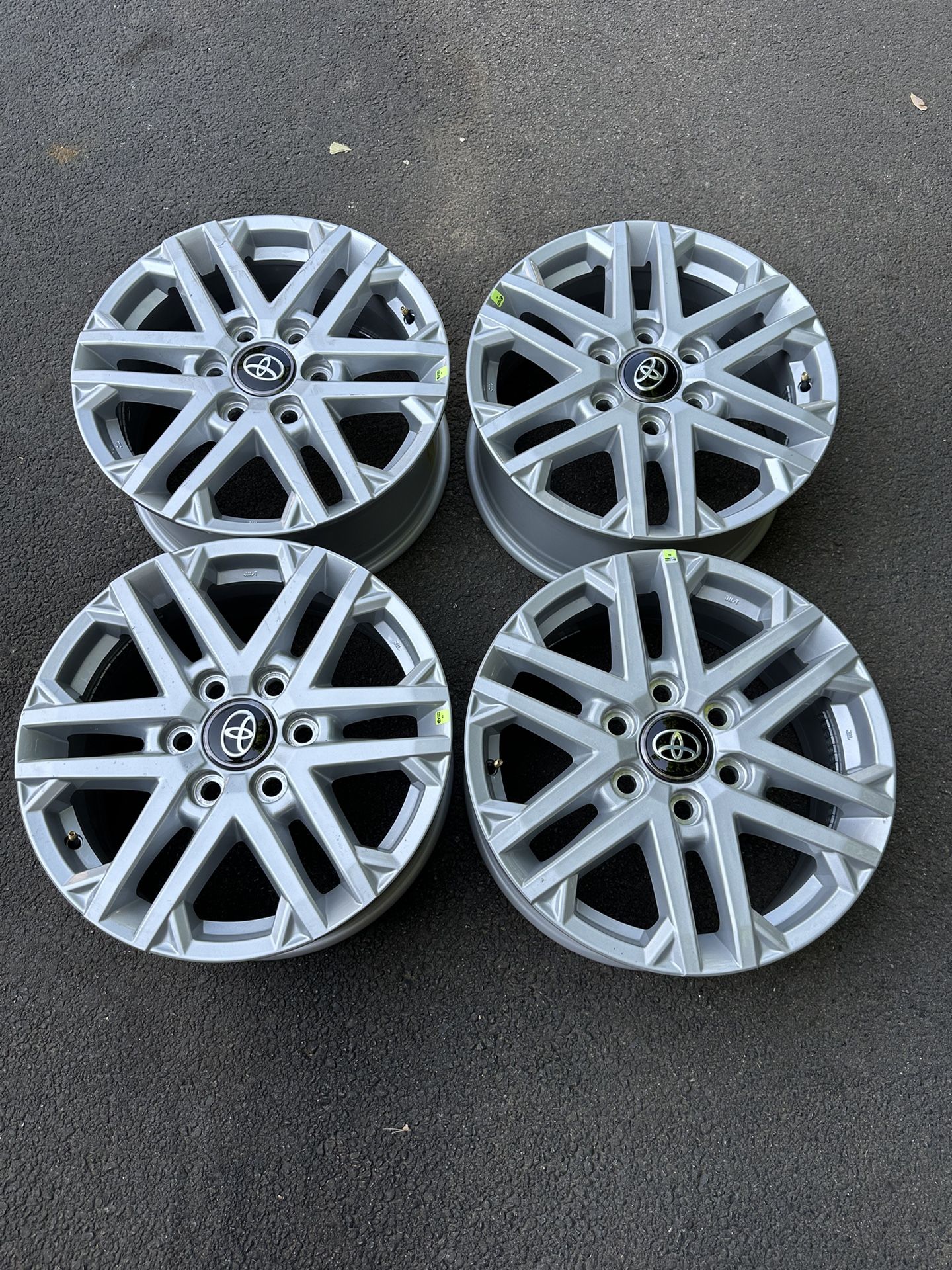 New 18” Toyota Oem Wheels Rims Hablo Español