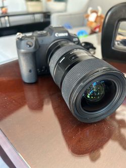 Canon EOS R7 with Lense