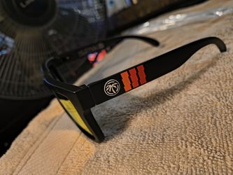 HEATWAVE SUNGLASSES NEW