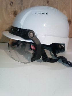 Like New Milwaukee Bolt 2 Hard Hat With Visor Not A Scratch On It Besides Six And A Half To Eight And A Half