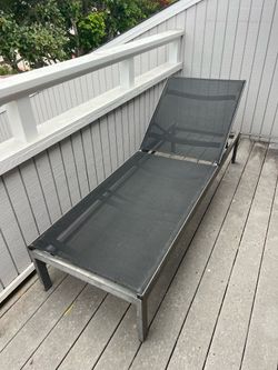 Lounge chair recliner