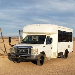 2005 Ford E-450