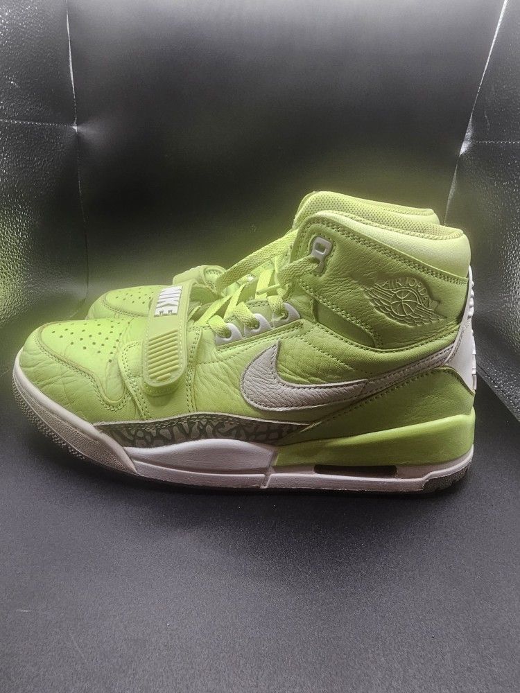 Jordan 312 Ghost Green VNDS  Size 10