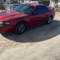 2000 Ford Mustang