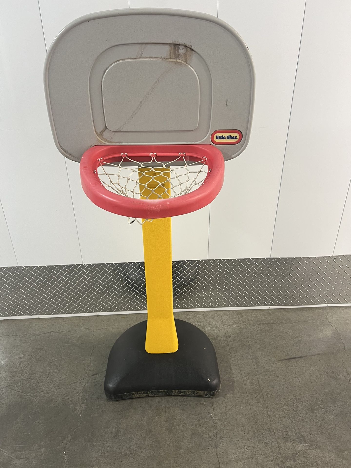 Little Tikes Basketball Hoop