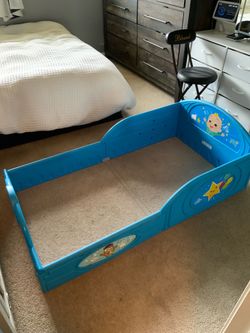 Toddler bed frame