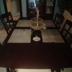 DINING ROOM SET 