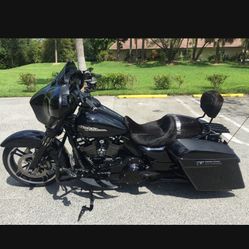 2018 harley davidson flhx street glide  Total custom to much to list……. 5,000 miles