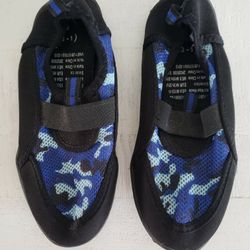Water Shoes - Boys M Size 13-1