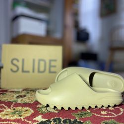 Adidas Yeezy Slides “Bone” 2022 (Price Negotiationable)