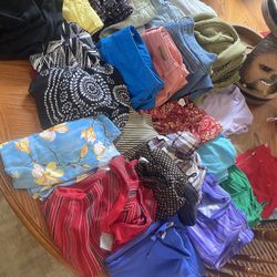 Women’s Cloths Bundle 10 / 12 