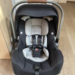 Nuna Pipa Rx Infant Car Seat. 