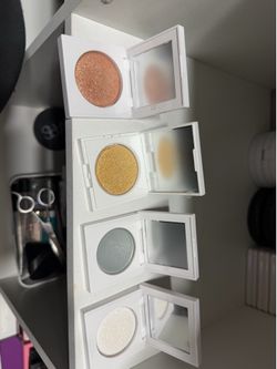 Make up by Mario highlighter