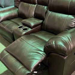 Brand New 💥  Continuing Discount/  Brown Stylish Recliner Loveseat 