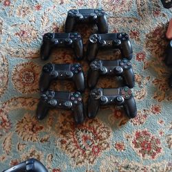 Playstation 4 Controllers (7 Units)