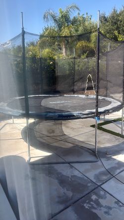 SereneLife Trampoline Outdoor 12FT  with Enclosure Net,  and Anti-Rust Coating - ASTM Approved Recreational Trampolines - Heavy Duty Yard Trampo