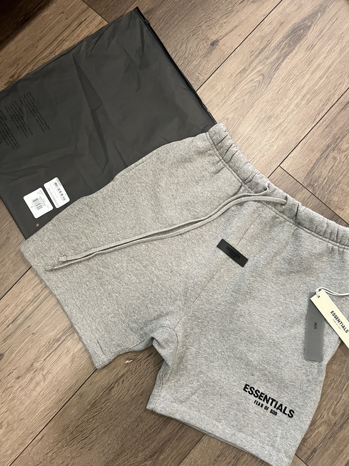 ESSENTIALS SHORTS - Dark Oatmeal