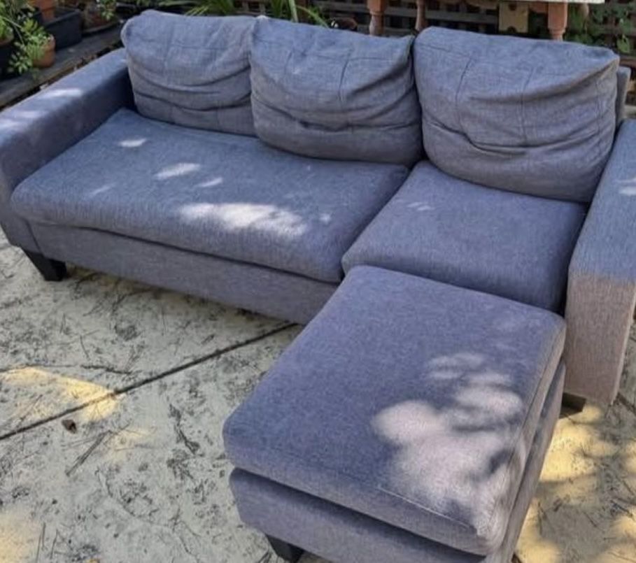 🚚📦FREE DELIVERY!! 🧼🫧🧺 *Clean* COMPACT SECTIONAL SOFA ~ (will fit most homes)