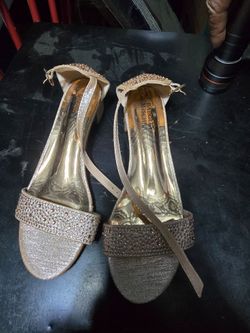 Size 7 women's heals