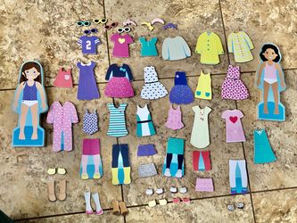 Magnetic dolls and clothes