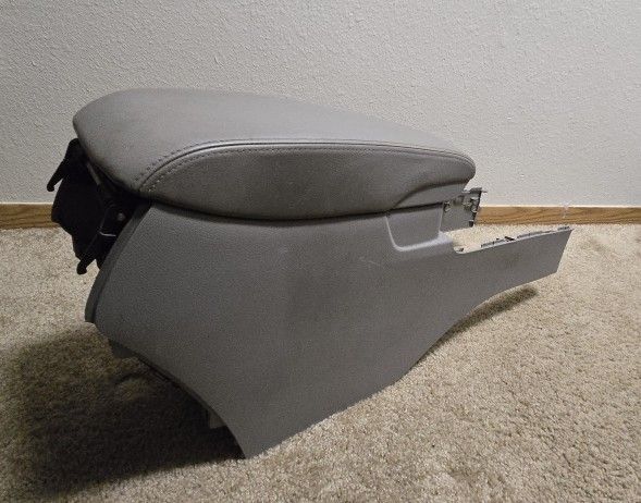 2007 - 2009 Toyota Camry Xv40 Hybrid 2.4L Center Console Armrest Storage Oem