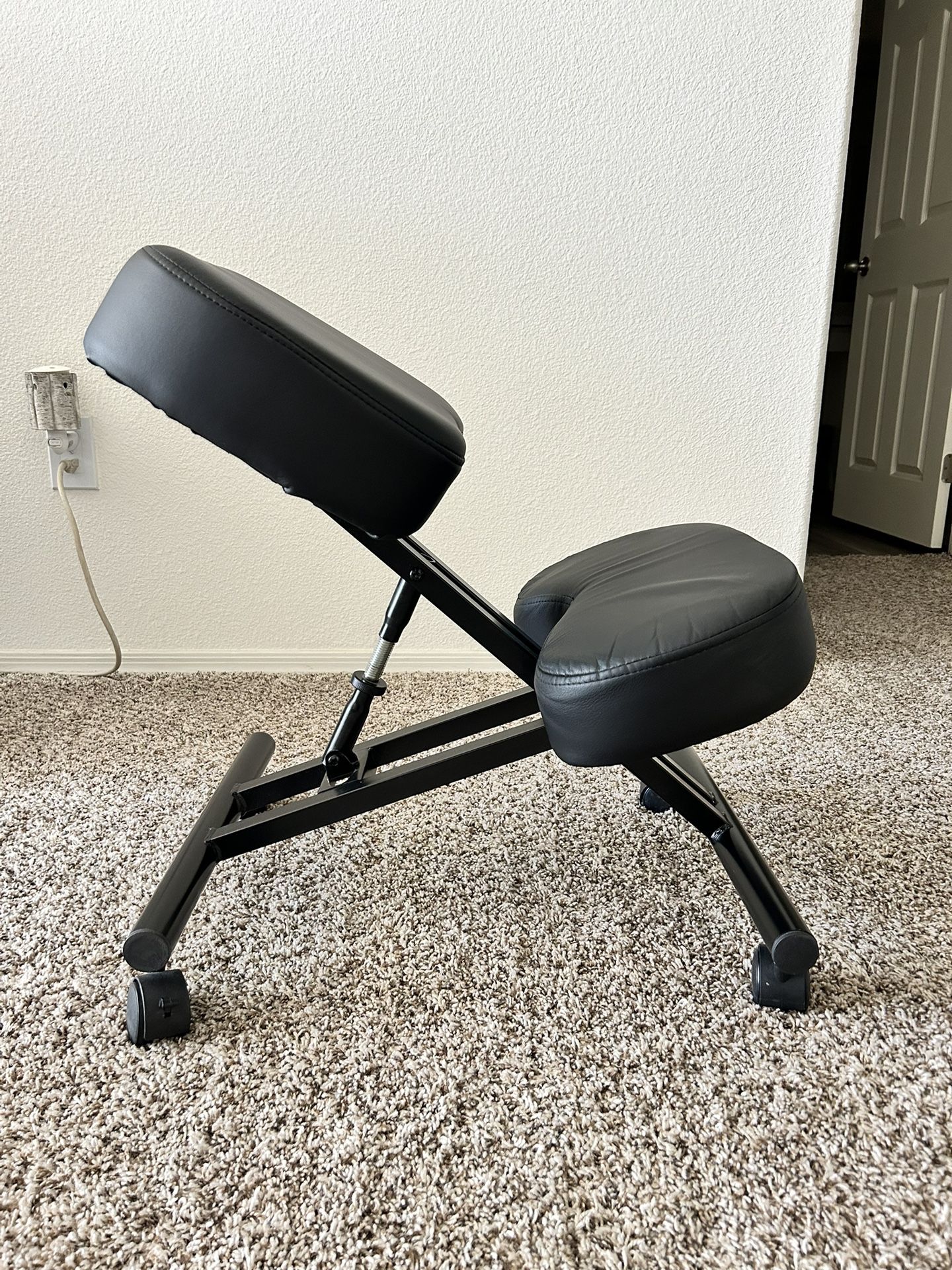 Ergonomic Kneeling Chair