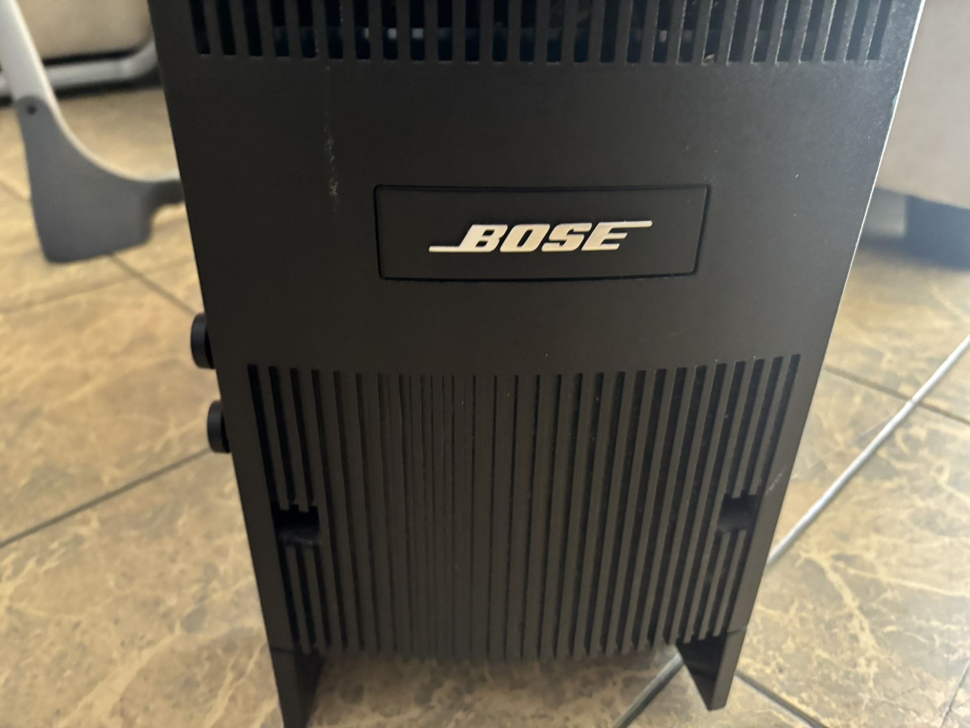 BOSE Amplified surround speaker