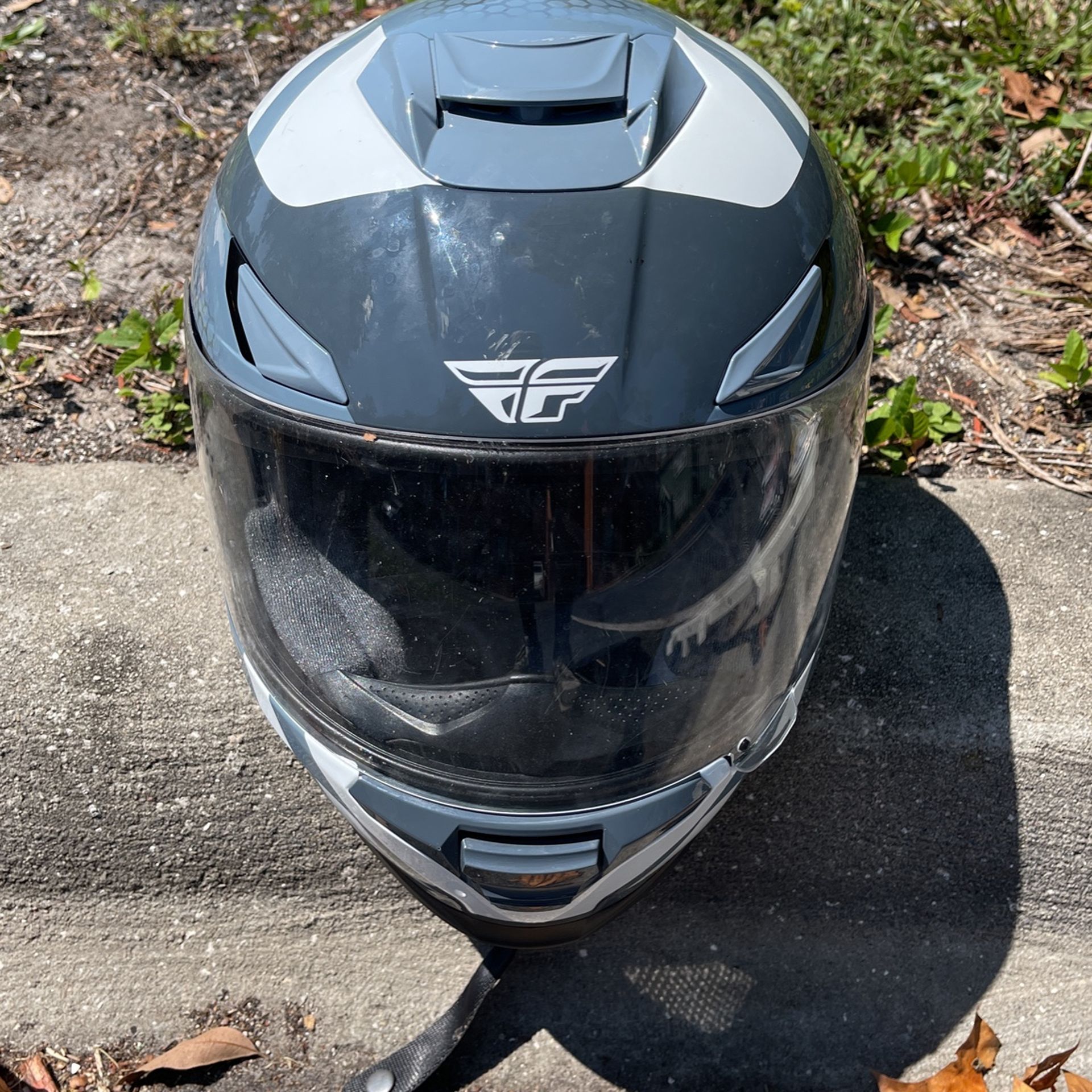 Sentinel Motorcycle Helmet Excellent Condition Barely Used Size XL 61-62cm