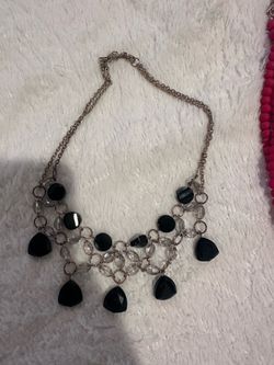 Black and clear bed necklace