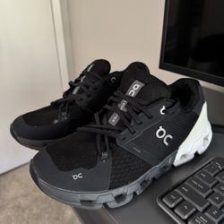 On Cloudflyer Shoes Black 