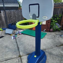 Basketball Hoop (Little Kid)