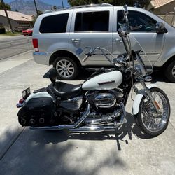 Motorcycle - 2008 Harley Davidson XL 1200C