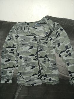 soft and warm sweatshirt, size 12