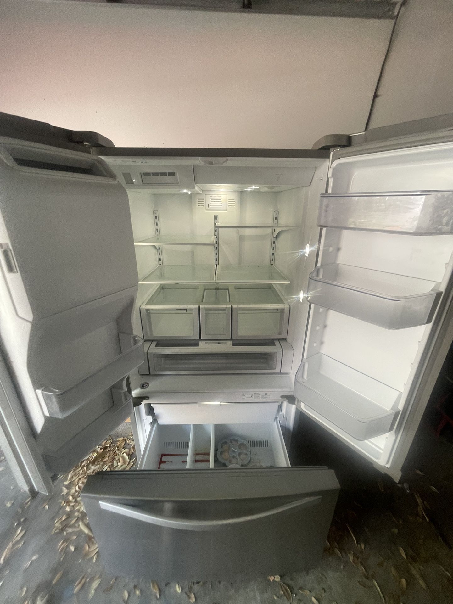 WHIRLPOOL REFRIGERATOR