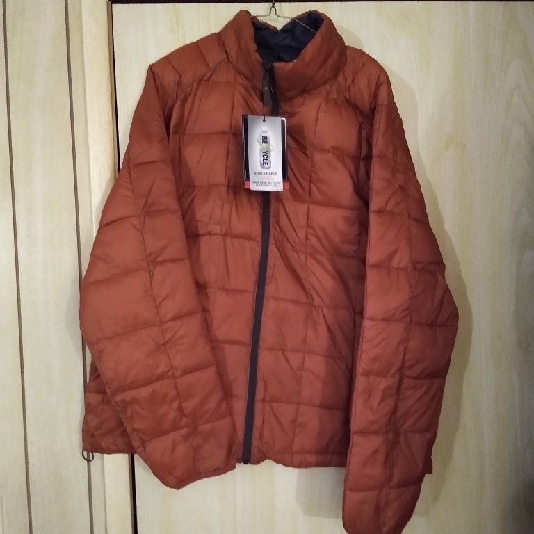 New With Tags Warm Men's Puffer Coat Size XL!