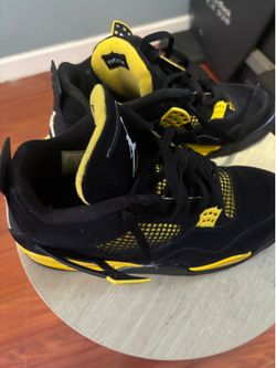 jordan 4’s yellow thunder