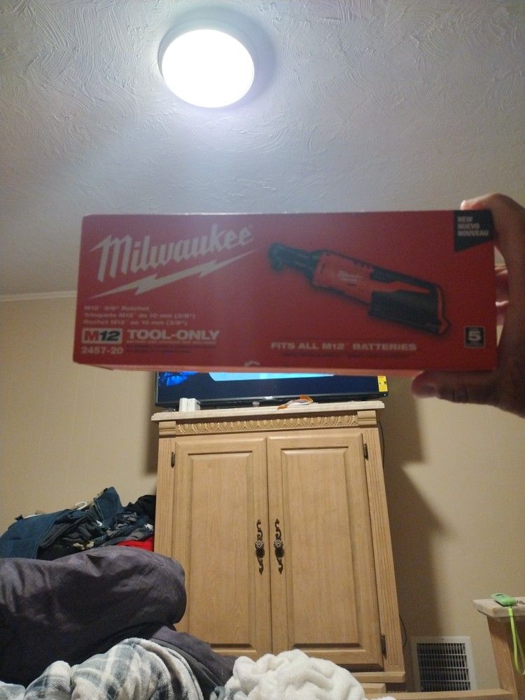 Milwaukee 2/8 M12 Ratchet