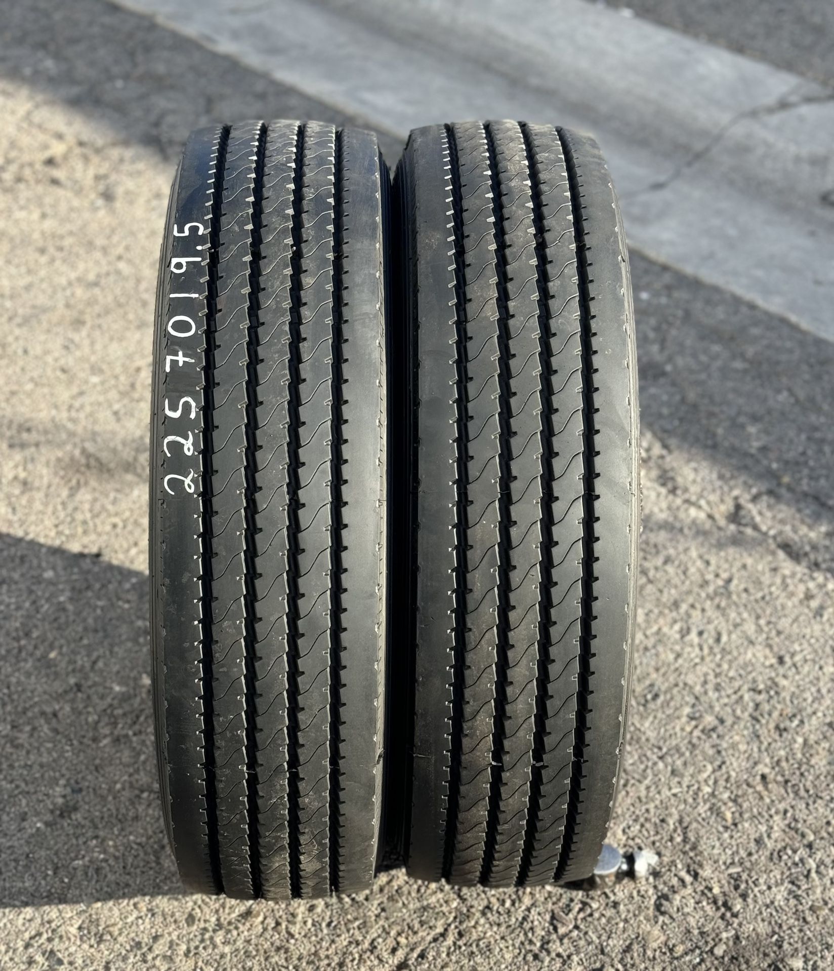 225/70/19.5 HERCULES 14PLY ALL POSITION (NO INSTALLATION PICKUP ONLY)