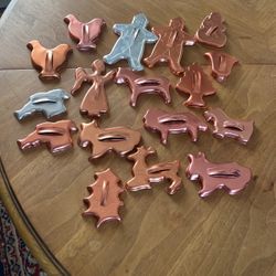 17. Beautiful Brand New Cookie Cutters/Shapers