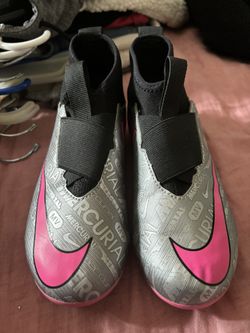 Nike Youth soccer Cleats 1y