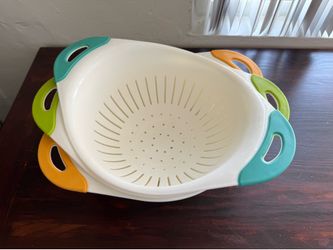 Set is 3 Euro-Ware Colander, 5 qt Capacity, Non-Slip Rubber Handles