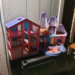 Toy Houses good Condition 