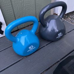 Set Of 10 Lb And 15 Lb Kettlebells - Excellent Condition.