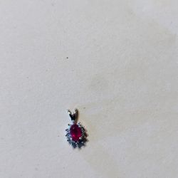 Pretty Necklace Charm 10k