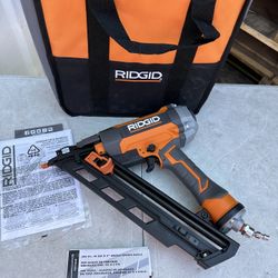 RIDGID Pneumatic 15-Gauge 2-1/2 in. Angled Finish Nailer with CLEAN DRIVE Technology, New $85