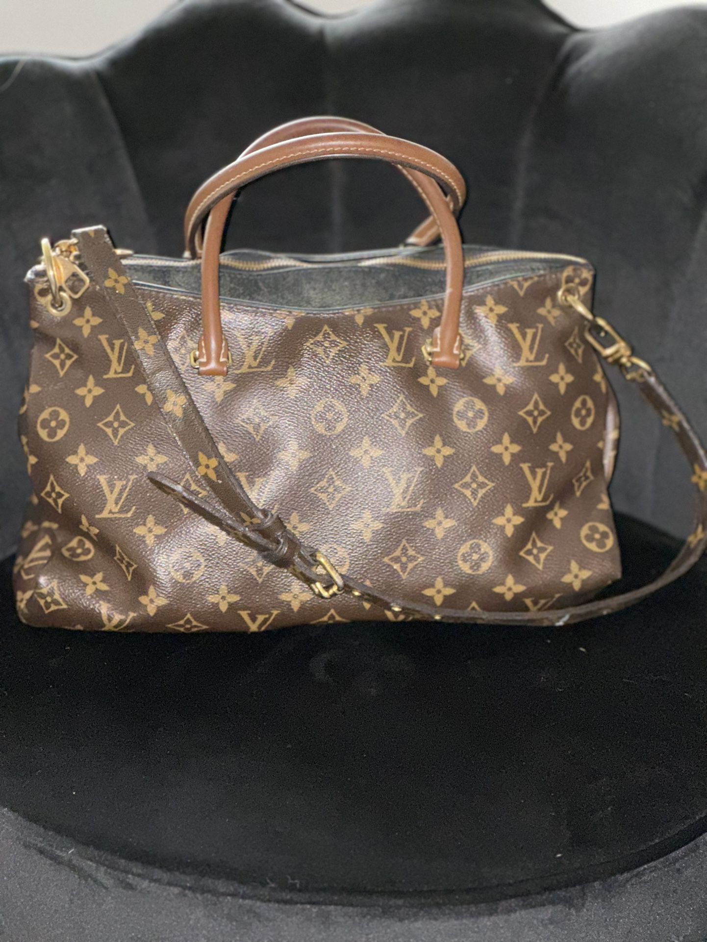 Louis Vuitton Noir Monogram Handbag  