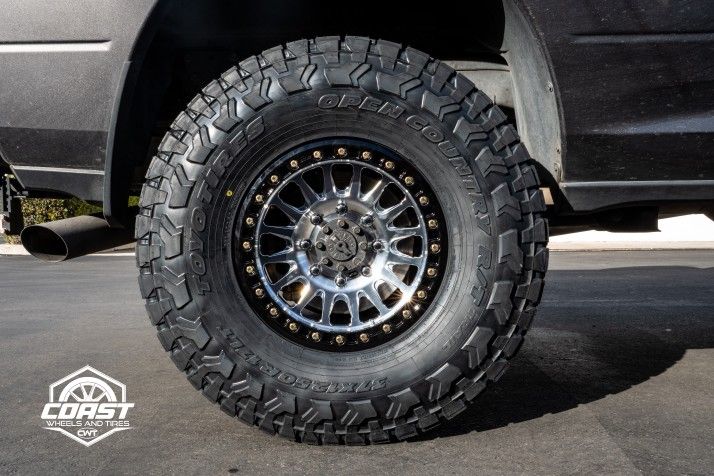 KMC KM445 W/ Black Lip Available