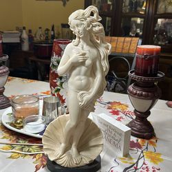 Birth of Venus Statue