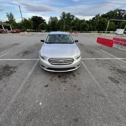 2013 Ford Taurus